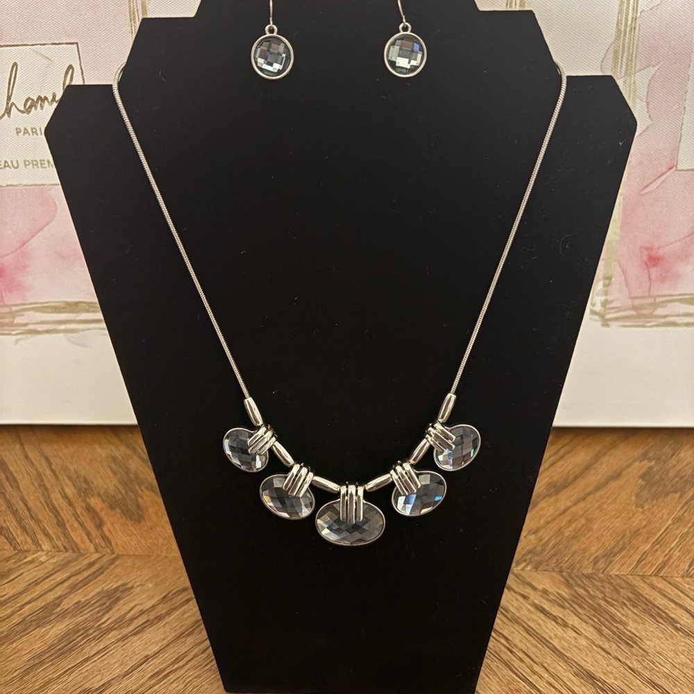 Cookie Lee Art Glass and Crystal Station Necklace and Earrings